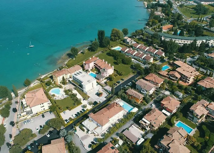 Hotel con piscina: Residence Poggio Al Lago